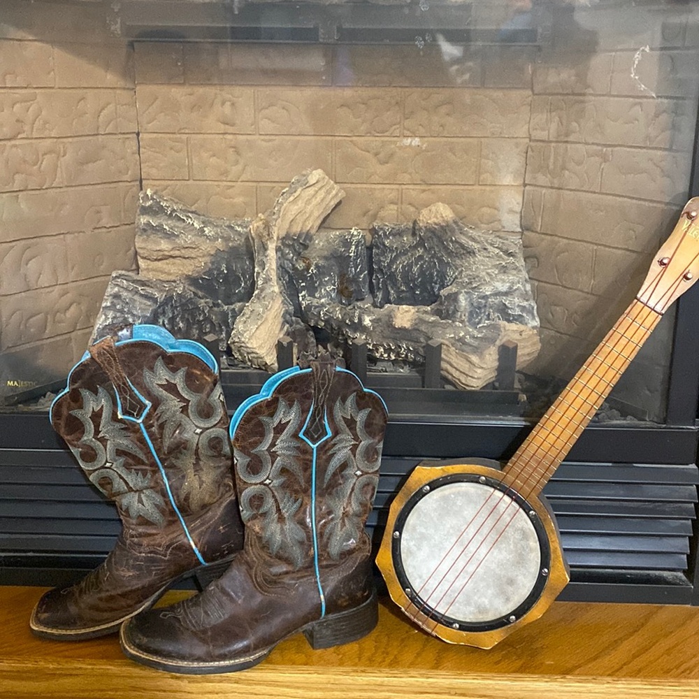 Ariat Brown Leather Western Heeled Boots with Turquoise Stitching